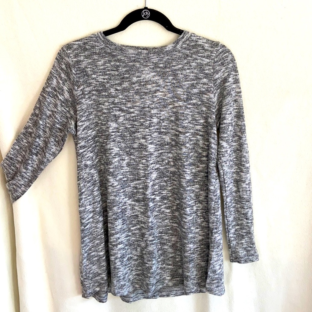 Lightweight heathered tunic perfect for casual wear over leggings-New with tags
